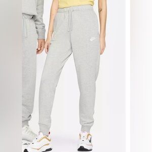 Nike Women’s Gray Heather Jogger Sweatpants with White Logo